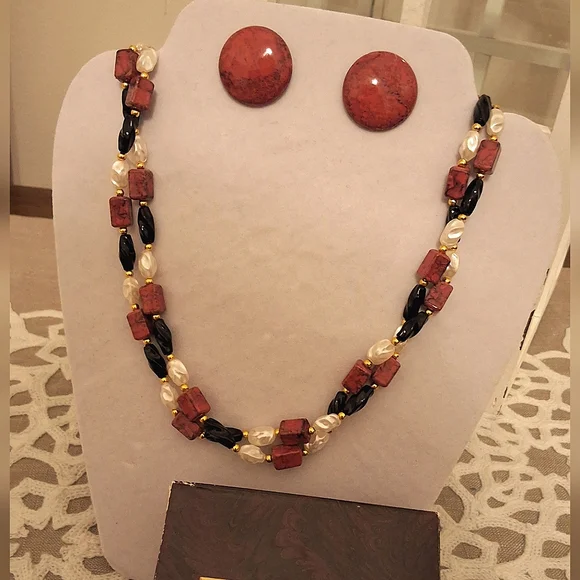 💥SALE💥SETA, NWT, Earring & Necklace Set, Mauve, Black,White,Gold - Picture 6 of 6